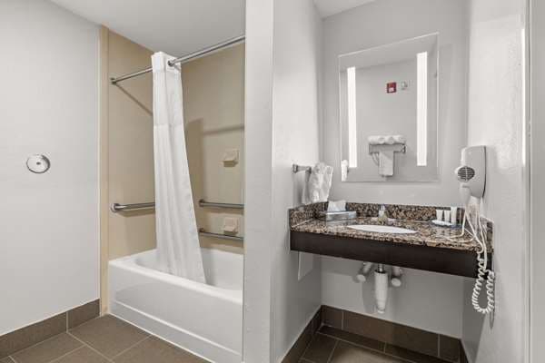 Clarion Pointe Lakeland — photograph 4