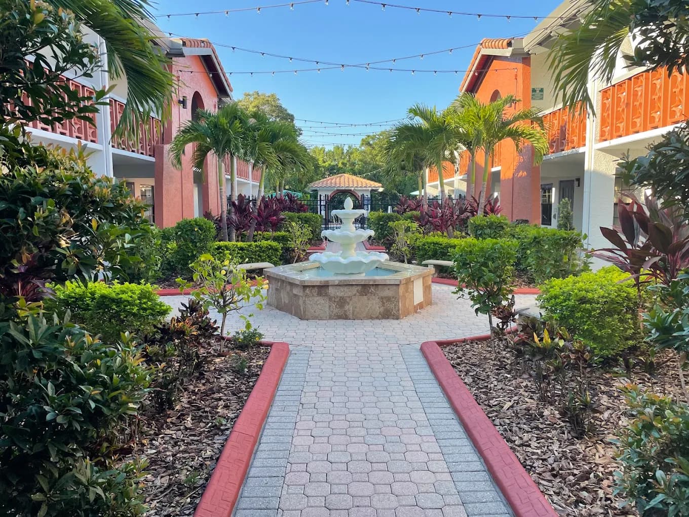 Clarion Pointe Tampa Brandon exterior anchor shot