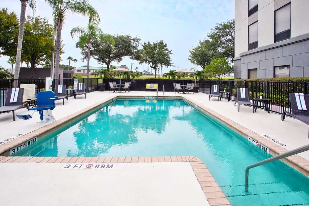 Hampton Inn & Suites Tampa East — photograph 4