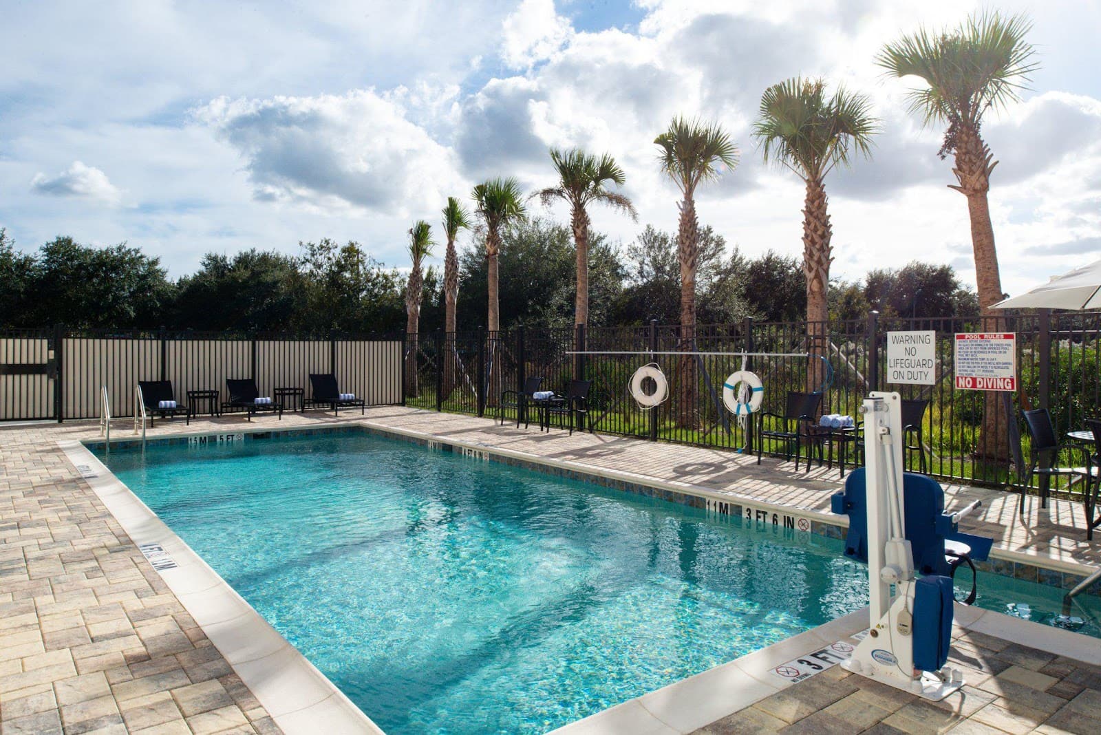 Holiday Inn Express Orlando — photograph 4
