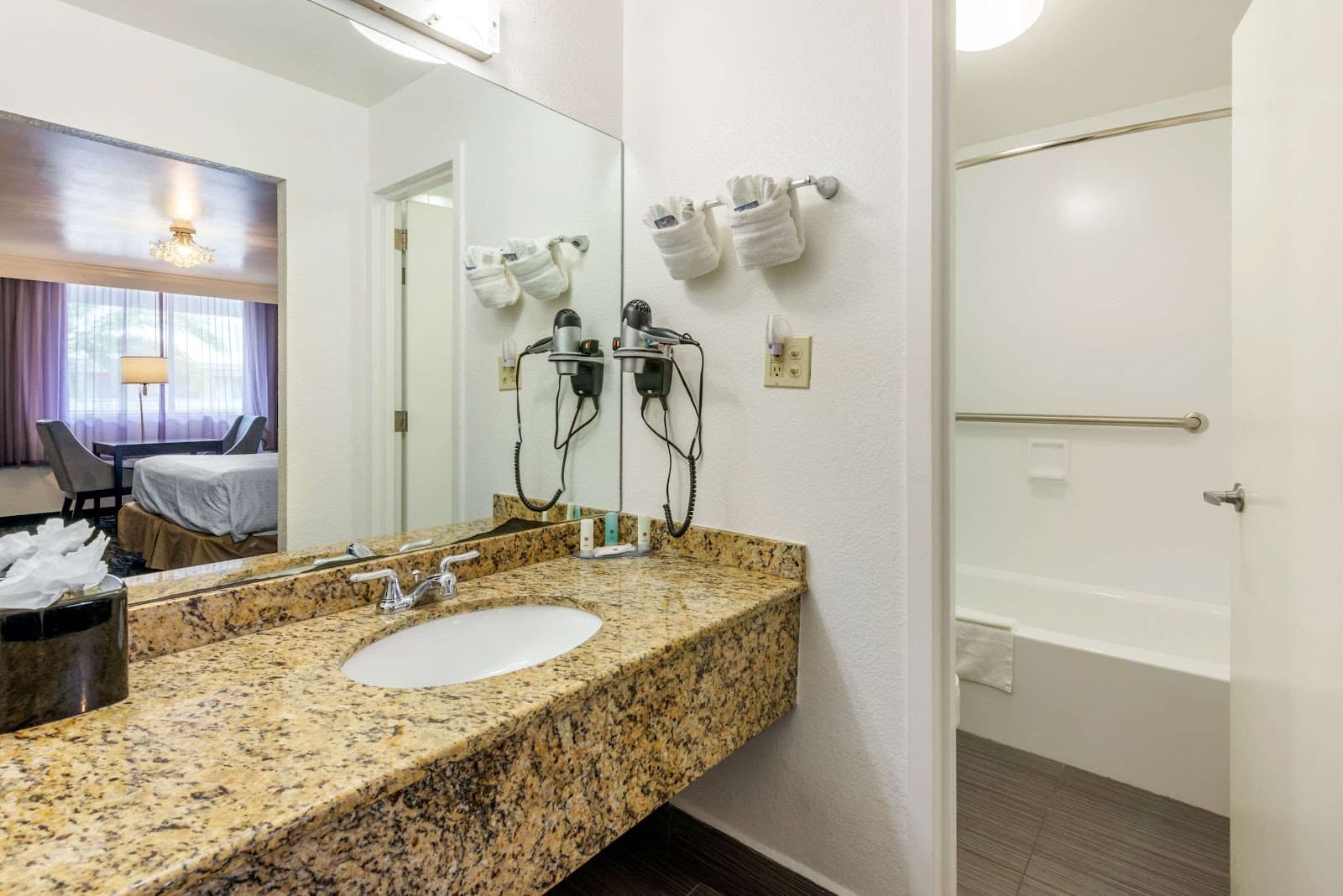 Quality Inn Conference Center — photograph 3