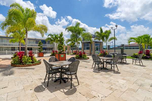 Quality Inn Conference Center — photograph 6